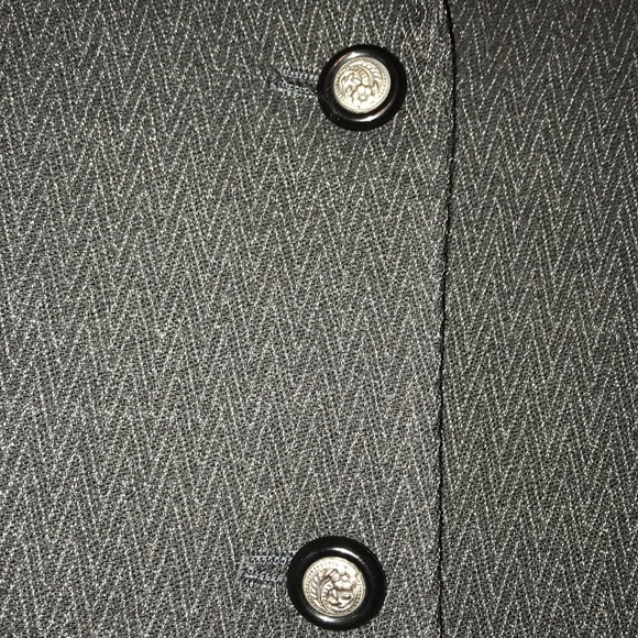 A classic Liz Clayborne blazer - Picture 2 of 7